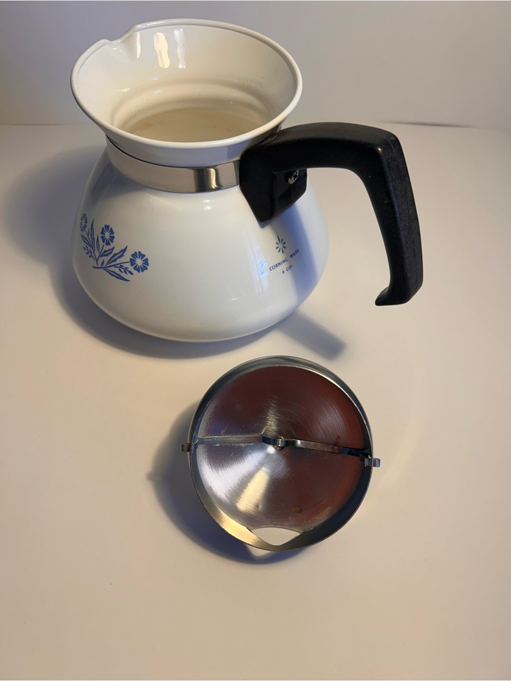 Vintage Corning Ware Blue Cornflower 6 Cup Tea Pot with Metal Lid - Picture 7 of 12